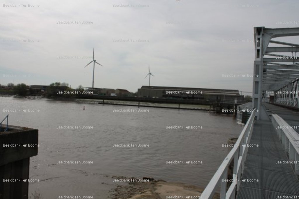 Gevonden beeld met watermerk