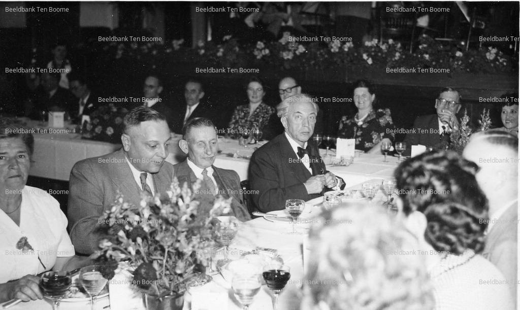 Gevonden beeld met watermerk