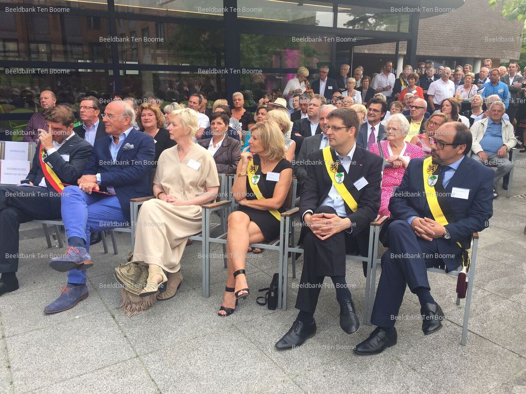 Gevonden beeld met watermerk