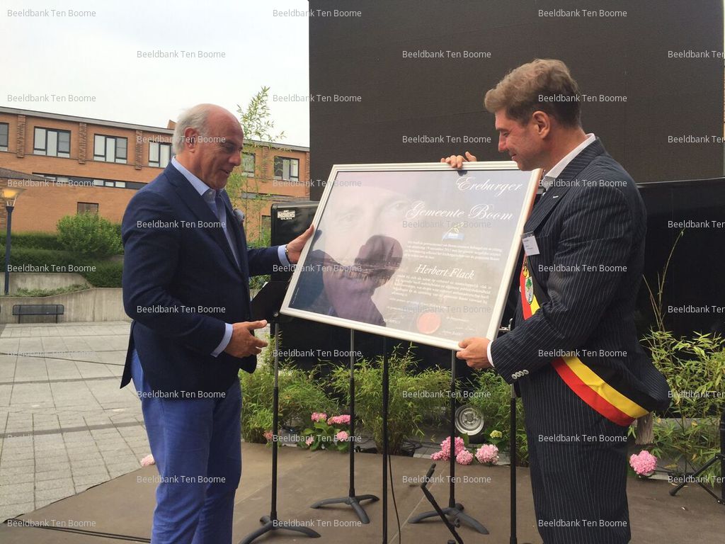 Gevonden beeld met watermerk