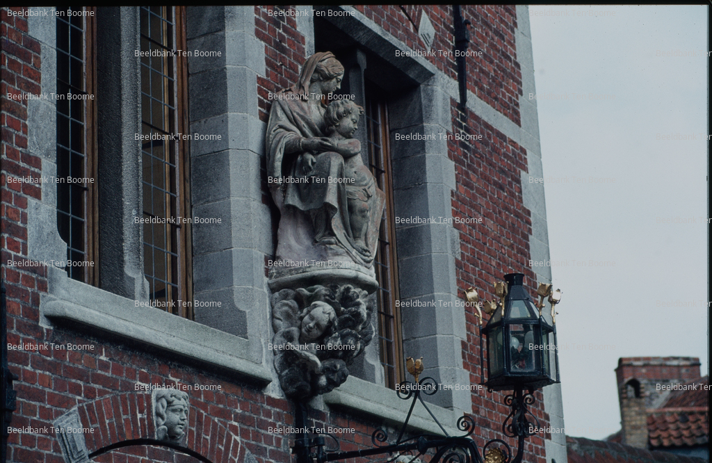 Gevonden beeld met watermerk