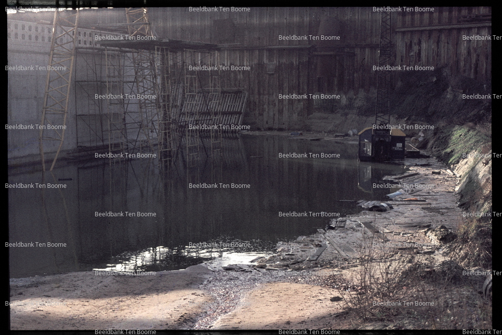 Gevonden beeld met watermerk