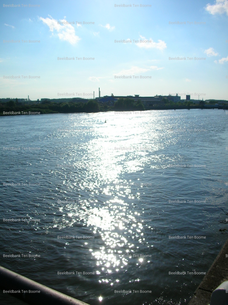 Gevonden beeld met watermerk