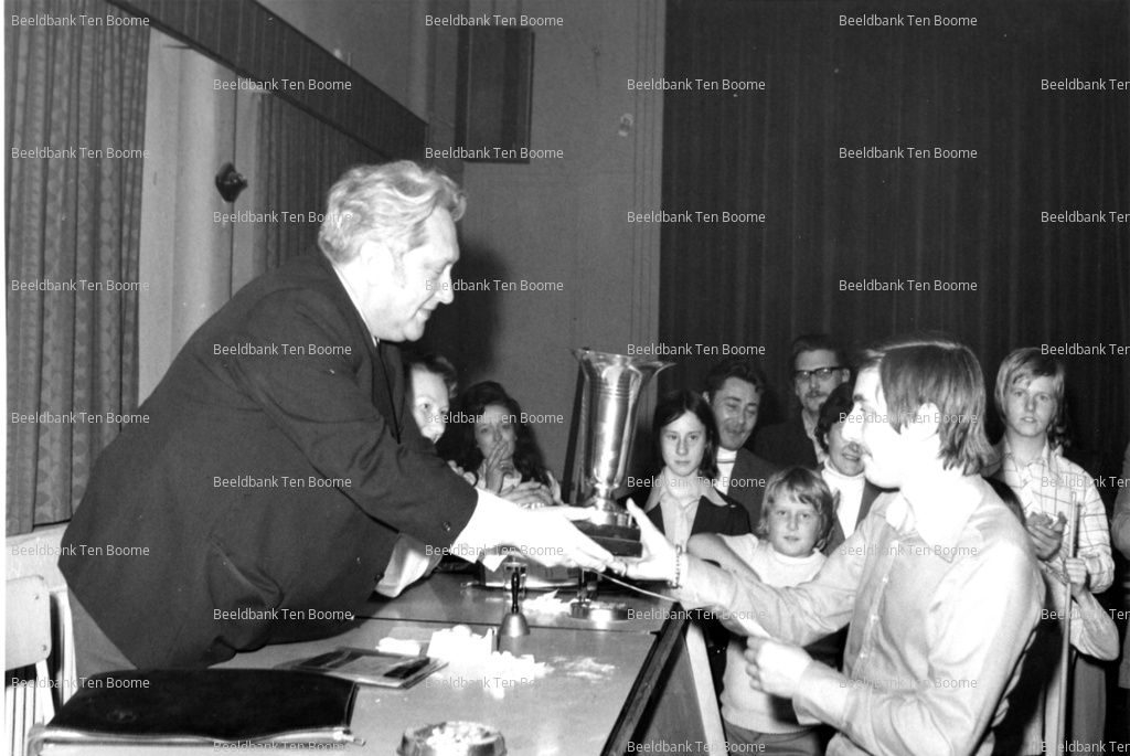 Gevonden beeld met watermerk