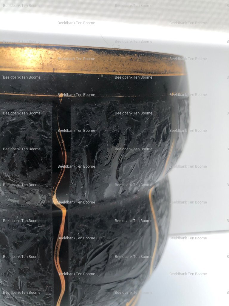 Gevonden beeld met watermerk