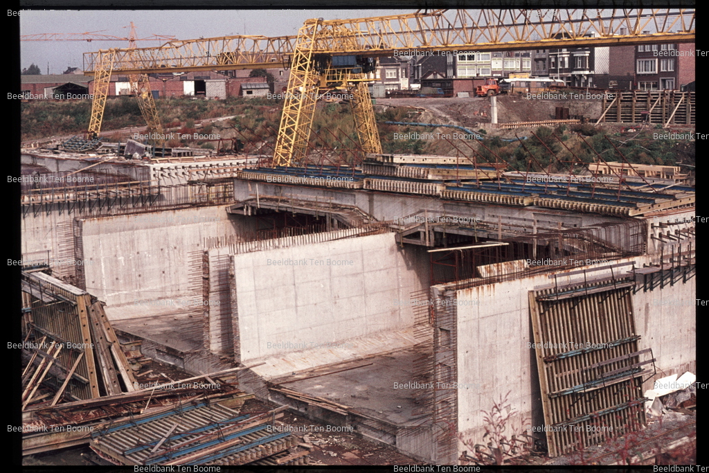 Gevonden beeld met watermerk